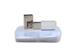 Флешка с гравировкой в чехле